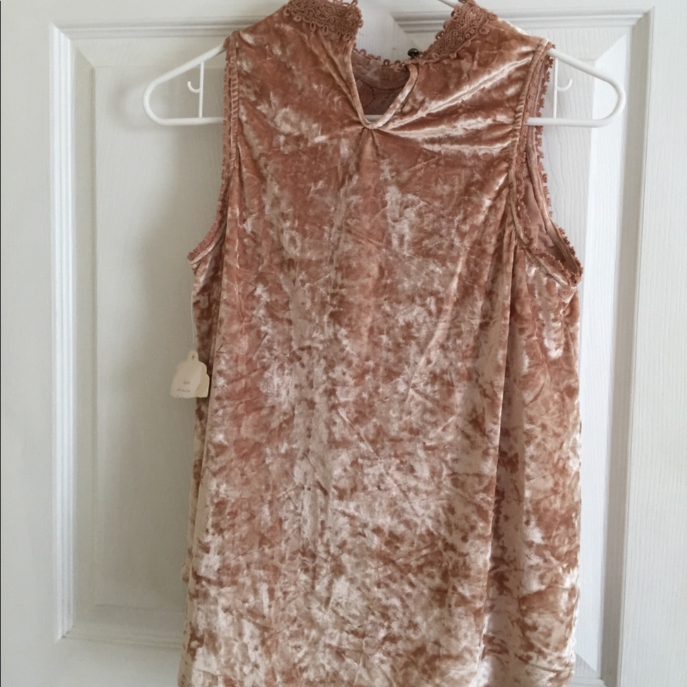 Velvet blouse from altar’d state - Picture 4 of 4